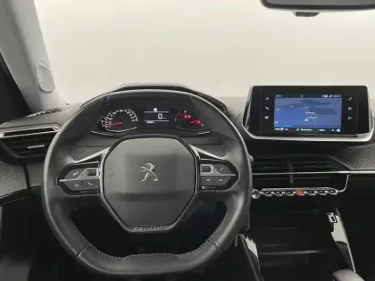 Photo 21 Peugeot 2008  PureTech 130 S&S BVM6