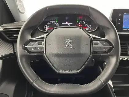 Photo 22 Peugeot 2008  PureTech 130 S&S BVM6