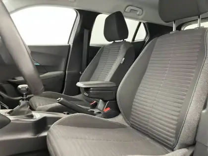 Photo 13 Peugeot 2008  PureTech 130 S&S BVM6