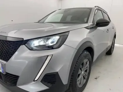 Photo 23 Peugeot 2008  PureTech 130 S&S BVM6