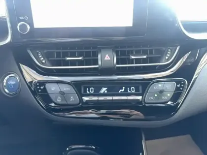 Photo 40 Toyota C-HR  Hybride 2.0L