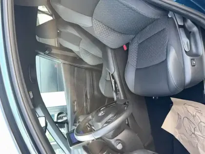 Photo 9 Toyota C-HR  Hybride 2.0L