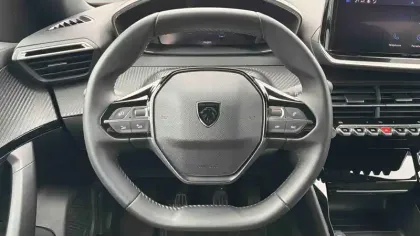 Photo 11 Peugeot 2008  PureTech 100 S&S BVM6