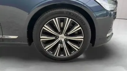 Photo 13 Volvo V90  T8 AWD Recharge 303 + 87 ch Geartronic 8