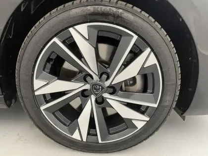 Photo 18 Peugeot 308  PHEV 180 e-EAT8