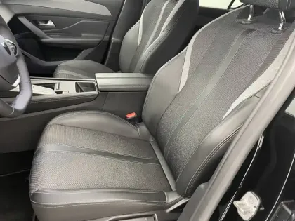 Photo 14 Peugeot 308  PHEV 180 e-EAT8