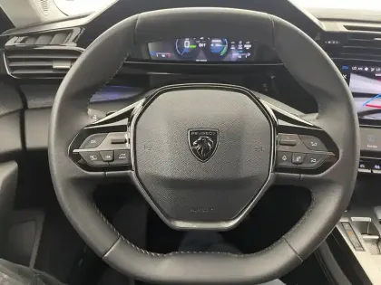Photo 23 Peugeot 308  PHEV 180 e-EAT8
