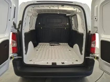 Photo 8 Peugeot Partner  FOURGON STANDARD 1000 KG BLUEHDI 100 S&S BVM5