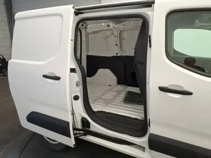 Photo 11 Peugeot Partner  FOURGON STANDARD 1000 KG BLUEHDI 100 S&S BVM5