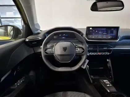 Photo 6 Peugeot 208  Hybrid 110 ch e-DCS6