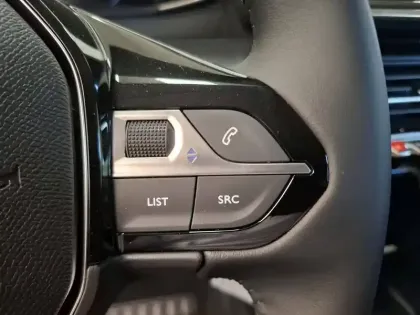 Photo 13 Peugeot 208  Hybrid 110 ch e-DCS6