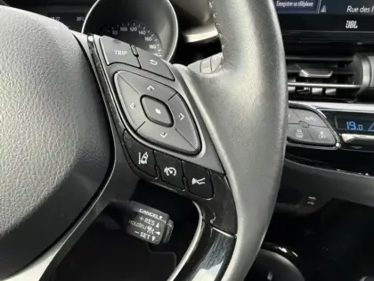 Photo 11 Toyota C-HR Hybride Première 2.0 184 ch