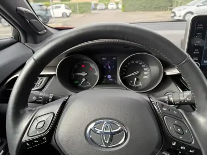 Photo 13 Toyota C-HR Hybride Première 2.0 184 ch