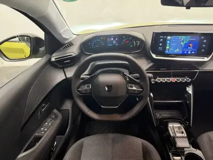 Photo 9 Peugeot 208  Electrique 54 kWh 156ch