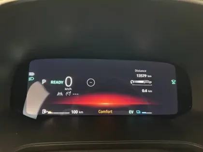 Photo 25 Renault Captur  E-Tech full hybrid 145 ch