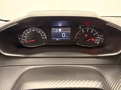 Photo 35 Peugeot 208  Turbo 100 ch BVM6