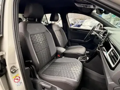 Photo 6 Volkswagen T-roc  1.5 TSI Evo2 150ch R-Line DSG7