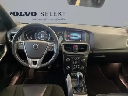 Photo 10 Volvo V40  T2 122ch R-Design