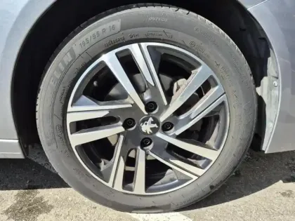 Photo 5 Peugeot 208  1.2 PureTech 100ch S&S Style