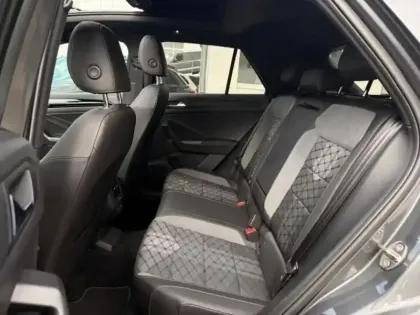 Photo 7 Volkswagen T-roc  1.5 eTSI 150ch R-Line DSG7
