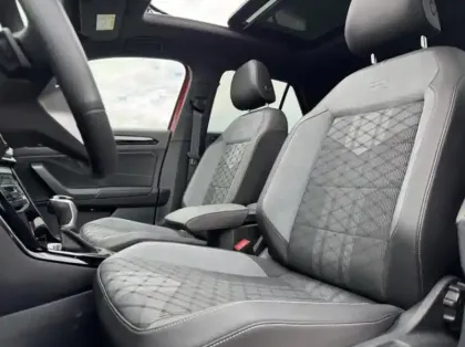 Photo 14 Volkswagen T-roc  1.5 TSI Evo2 150ch R-Line DSG7