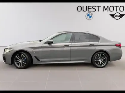 Photo 26 BMW Serie 5 Série 5 545eA xDrive 394ch M Sport Steptronic