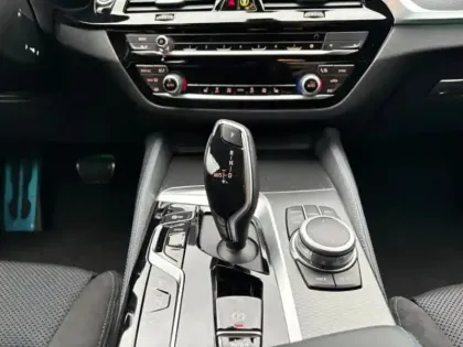 Photo 25 BMW Serie 5 Série 5 545eA xDrive 394ch M Sport Steptronic