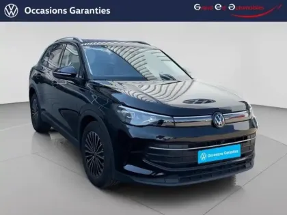 Photo 6 Volkswagen Tiguan  1.5 eTSI 130ch VW Edition DSG7