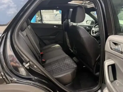 Photo 7 Volkswagen T-roc  1.5 TSI Evo2 150ch R-Line DSG7
