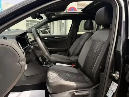 Photo 13 Volkswagen T-roc  1.5 TSI Evo2 150ch R-Line DSG7