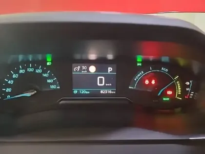 Photo 9 Peugeot 208  Electrique 50 kWh 136ch