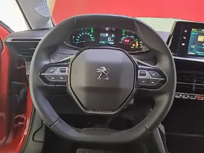Photo 8 Peugeot 208  Electrique 50 kWh 136ch