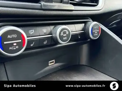 Photo 16 Alfa Romeo Giulia  2.2 180 ch AT8