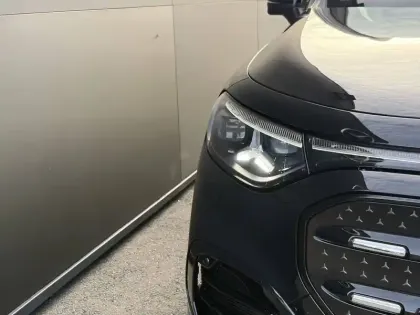 Photo 8 Mercedes GLB  250+ EQ