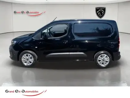 Photo 16 Peugeot Partner  M Diesel 130ch automatique Pack Premium Connect