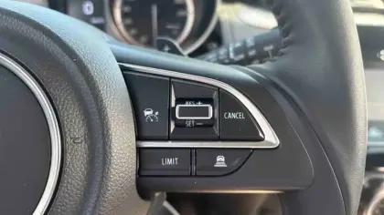 Photo 16 Suzuki Swift  1.2 Dualjet Hybrid Auto (CVT)