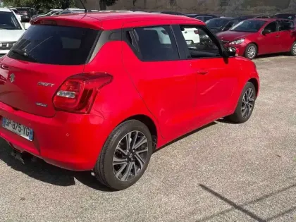 Photo 6 Suzuki Swift  1.2 Dualjet Hybrid Auto (CVT)