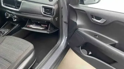 Photo 28 Kia Stonic  1.0 T-GDi 120 ch MHEV iBVM6