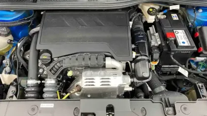 Photo 24 Peugeot 208  PureTech 100 S&S BVM6
