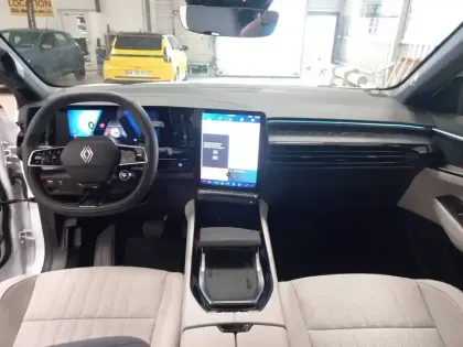 Photo 10 Renault Espace  full hybrid E-Tech 200 ch 5pl