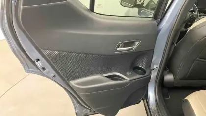 Photo 26 Toyota C-HR  Hybride 2.0L