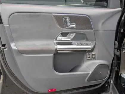 Photo 15 Mercedes GLA 250 e Hybrid EQ