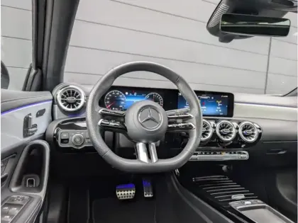 Photo 11 Mercedes Classe A 250 e Hybrid EQ 
