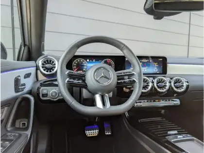 Photo 11 Mercedes Classe A 250 e Hybrid EQ  