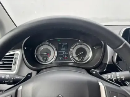 Photo 10 Suzuki S-Cross  1.5 Dualjet Hybrid 115ch Style Auto Allgrip