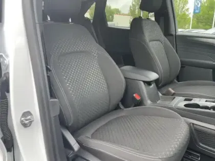 Photo 11 Ford Kuga  2.5 Duratec 180ch Hybrid FlexiFuel Titanium Business Powershift