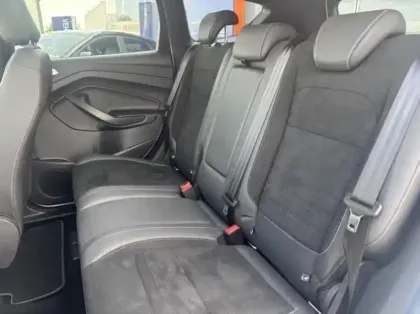 Photo 11 Ford Kuga  2.0 TDCi 180ch Stop&Start ST-Line 4x4 Powershift