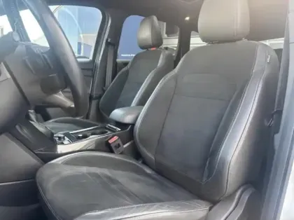 Photo 9 Ford Kuga  2.0 TDCi 180ch Stop&Start ST-Line 4x4 Powershift
