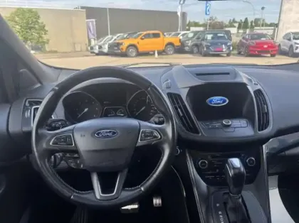 Photo 13 Ford Kuga  2.0 TDCi 180ch Stop&Start ST-Line 4x4 Powershift