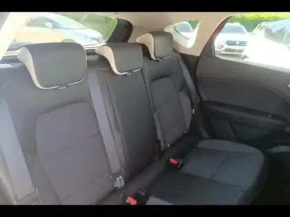 Photo 10 Renault Captur  1.6 E-Tech hybride rechargeable 160ch Techno